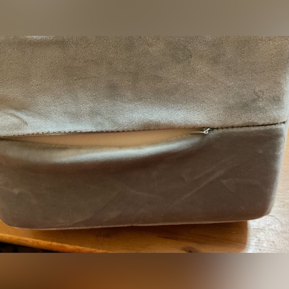 UGreen: Grey table pillow stand adjustable/folding cushion for devices and back - Picture 5 of 6